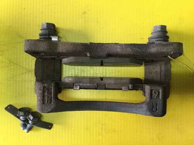 Front Right Caliper TOYOTA Prius 2016 DAA-ZVW55 4773047060 - Image 3