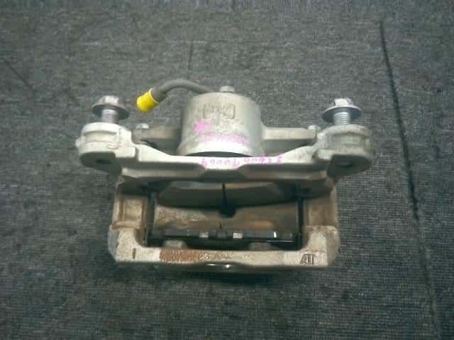 Front Right Caliper TOYOTA Crown 2018 6AA-AZSH20 4773030610 - Image 2