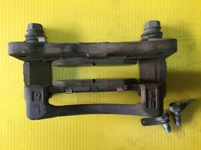 Front Left Caliper TOYOTA Prius 2016 DAA-ZVW55 4775047060 - Image 4